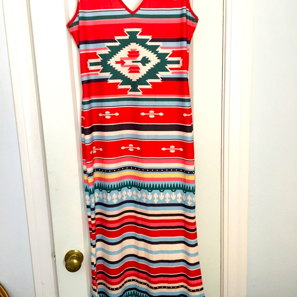 Aztec print dress w/matching necklace